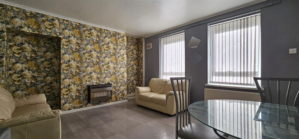 Property photo 2 of 11 Lounge Windows.Jpg