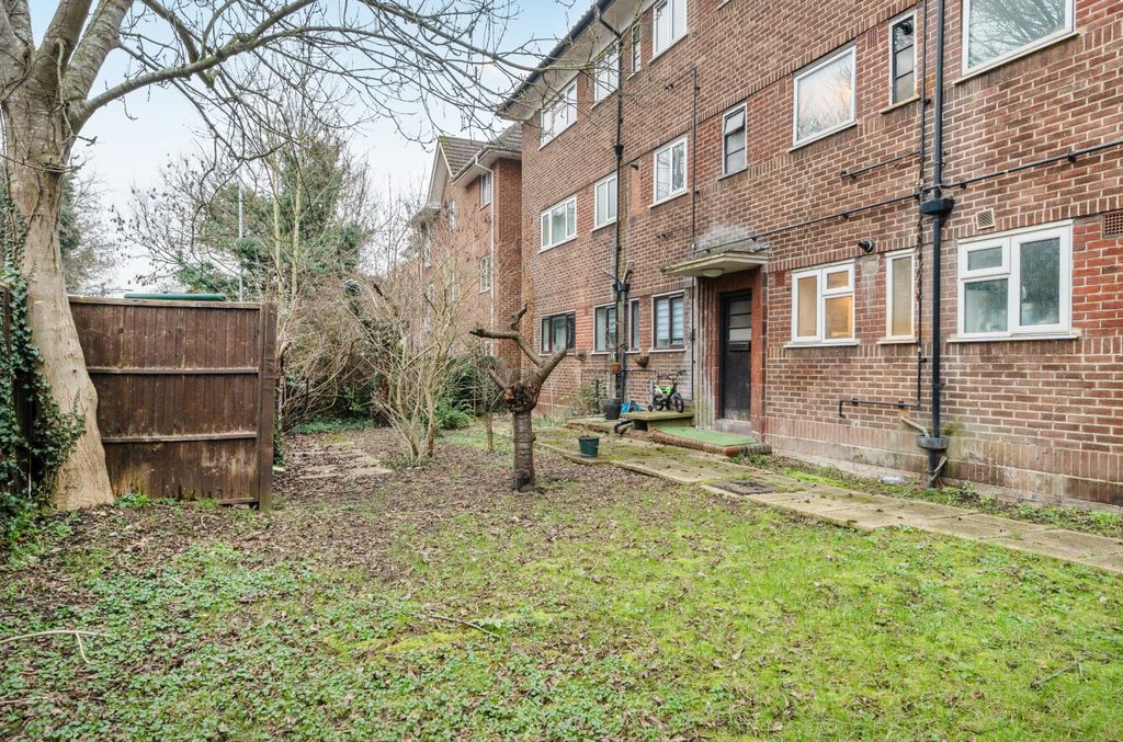 Property photo 2 of 21 1398161-2-69778Fd...