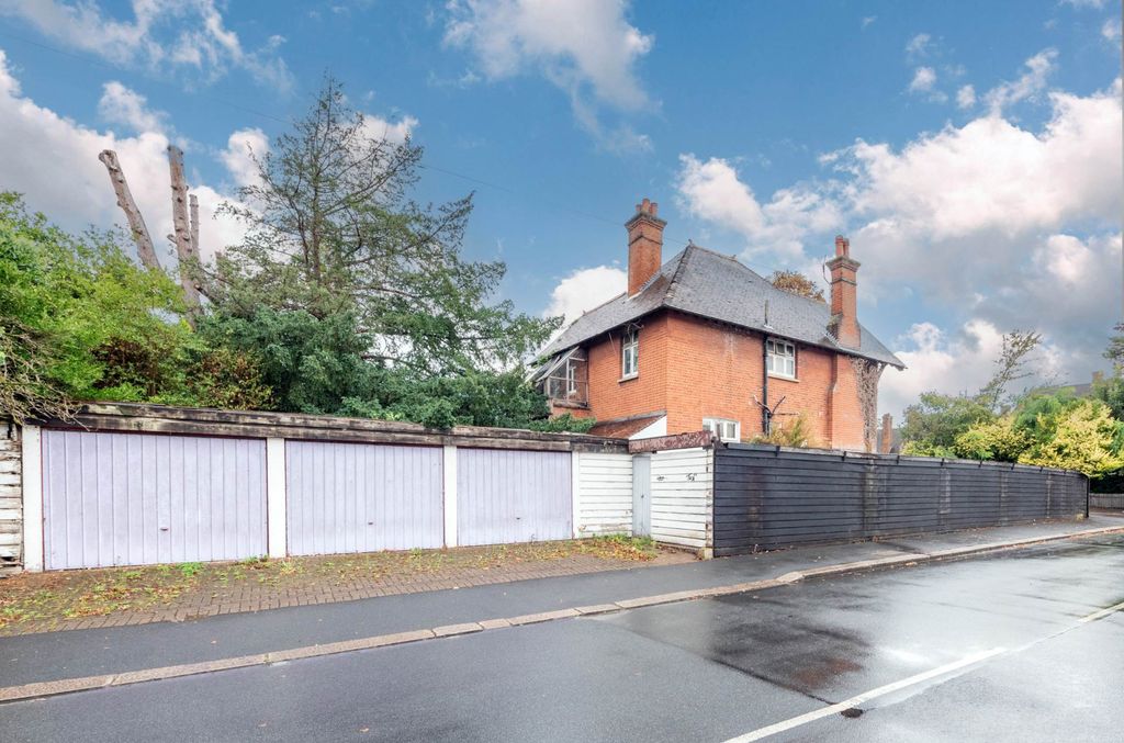 Property photo 2 of 19