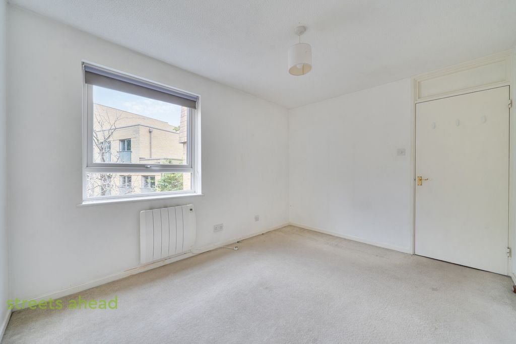Property photo 3 of 12 55014547-3621-408...