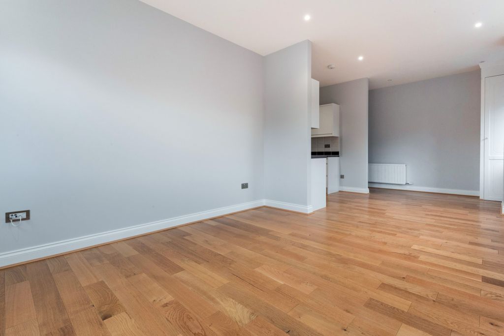 Property photo 3 of 9 Lounge