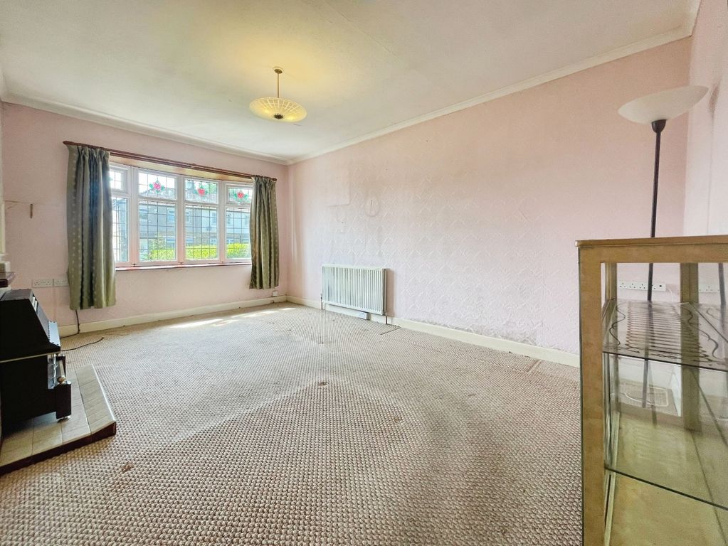 Property photo 3 of 16 Living Room