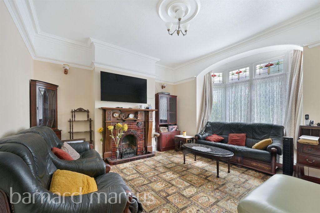 Property photo 3 of 12