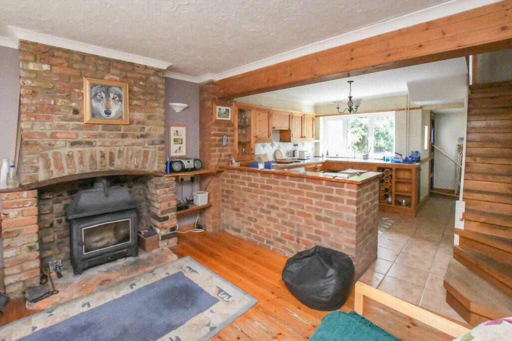 Property photo 3 of 13 Photo 8