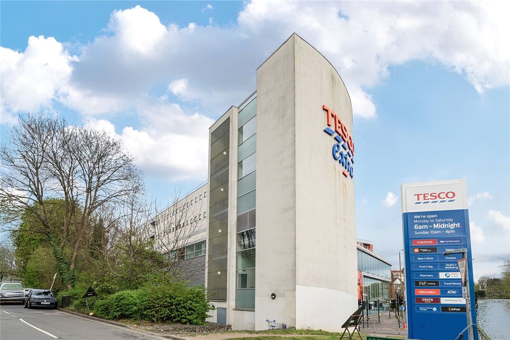 Property photo 3 of 16 Picture No. 02