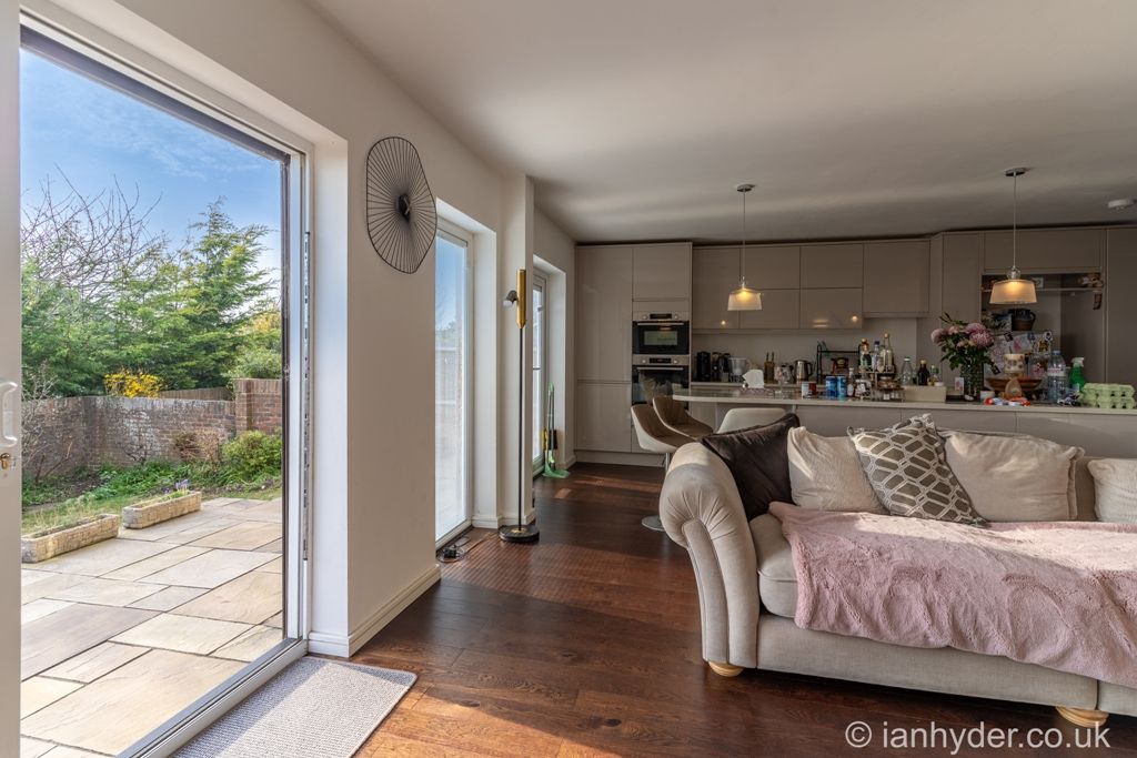 Property photo 3 of 13