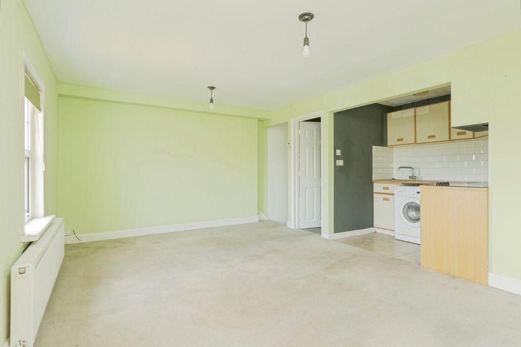 Property photo 3 of 14 Photo