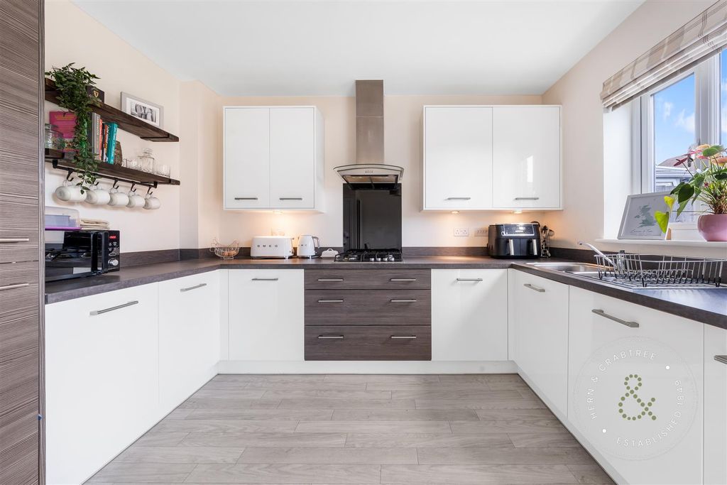 Property photo 2 of 35 Heol Nant Glandulas (23).Jpg