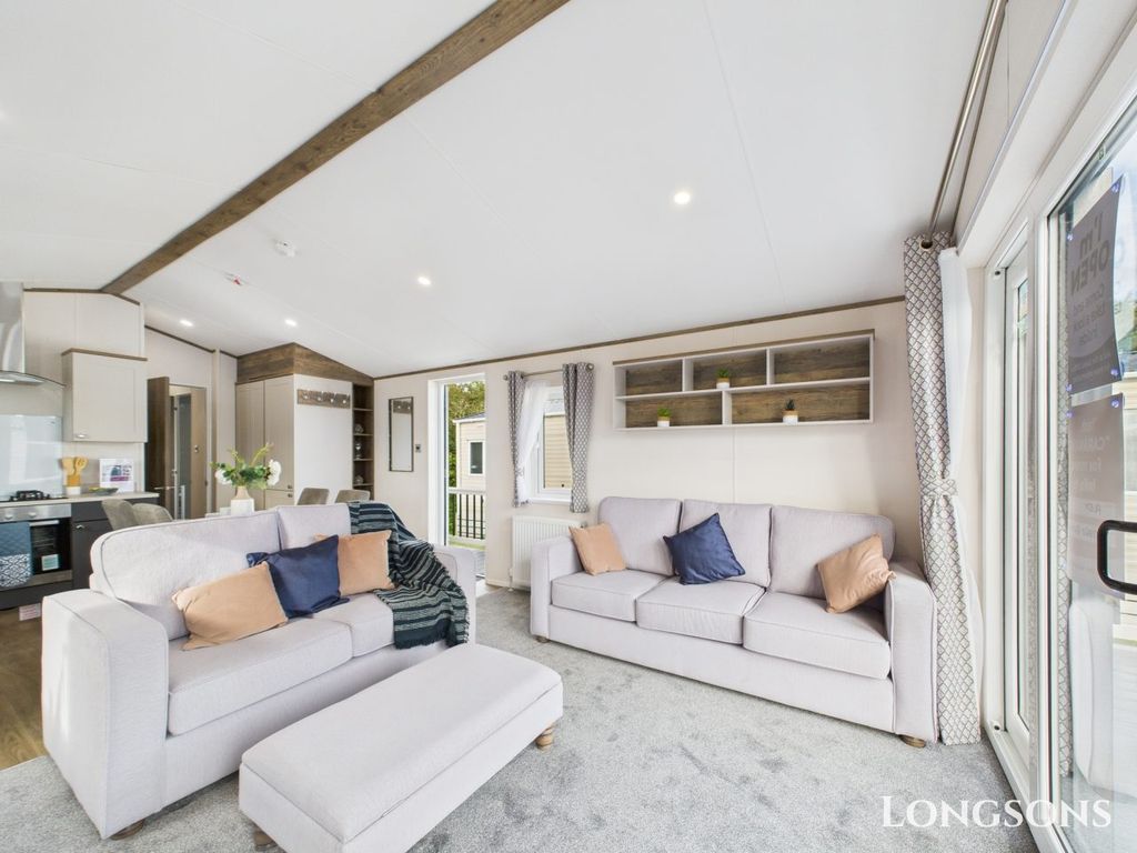 Property photo 3 of 22 Cam02173G0 Pr0276 Still074