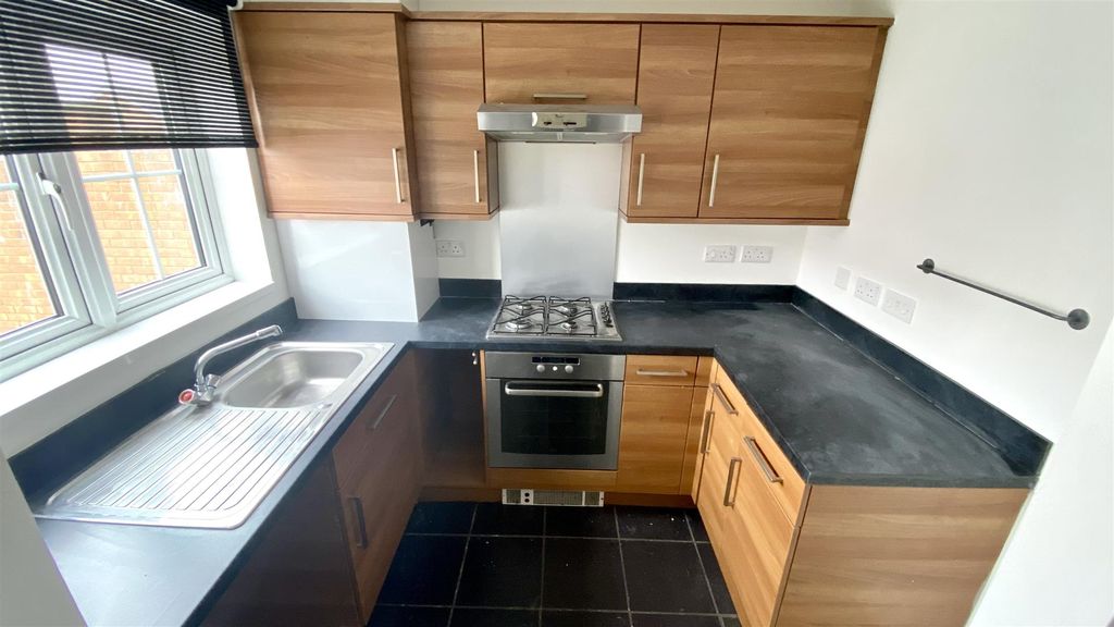 Property photo 3 of 7 Kitchen