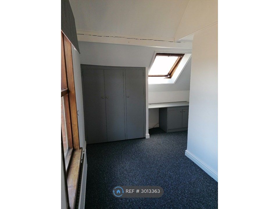 Property photo 2 of 10 Bedroom