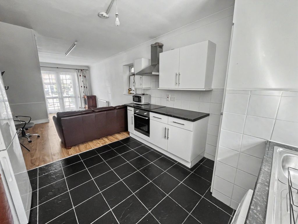 Property photo 3 of 8