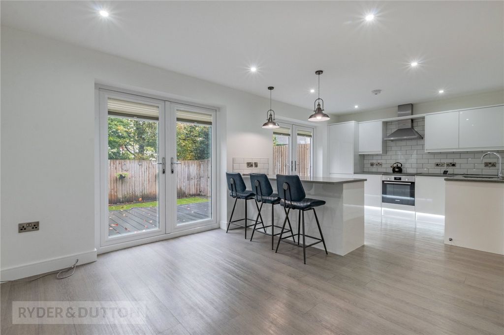 Property photo 3 of 24 Kitchen Diner