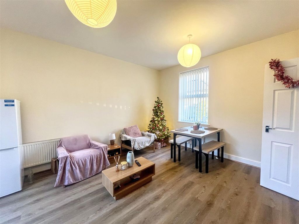 Property photo 3 of 8 Img_0635.Jpg