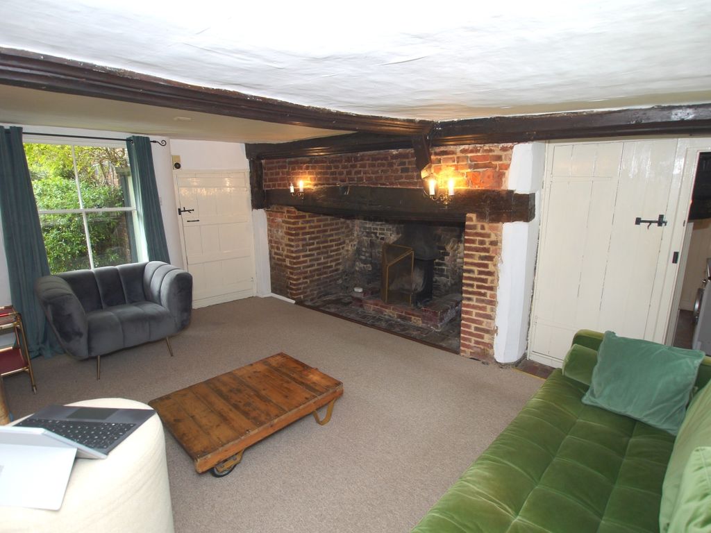 Property photo 2 of 8