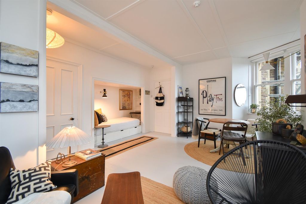 Property photo 2 of 15 Living Space