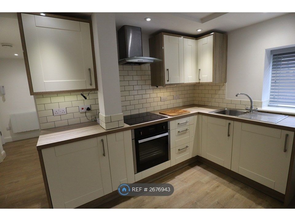 Property photo 3 of 9 Kitchen