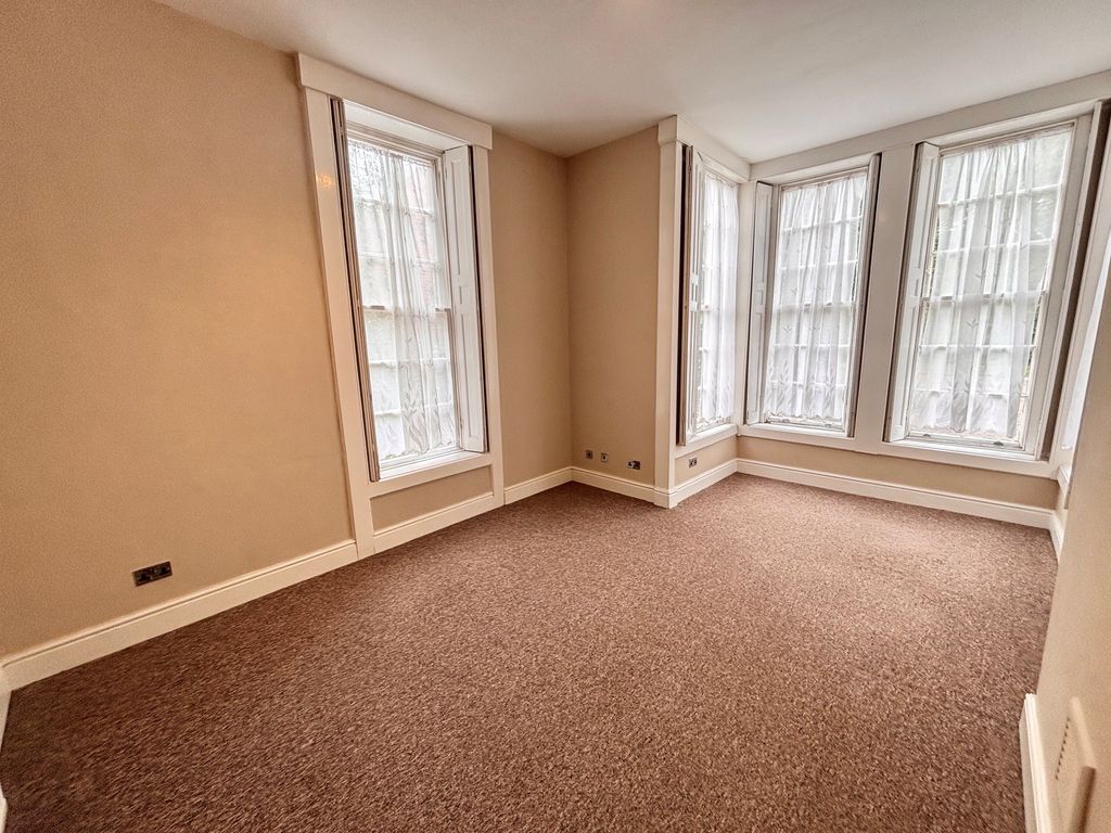 Property photo 2 of 4 Bedroom 1