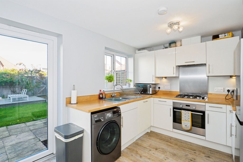 Property photo 2 of 17 Kitchen