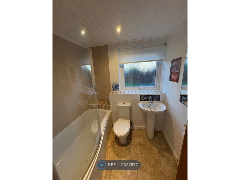 Property photo 2 of 7 Bathroom