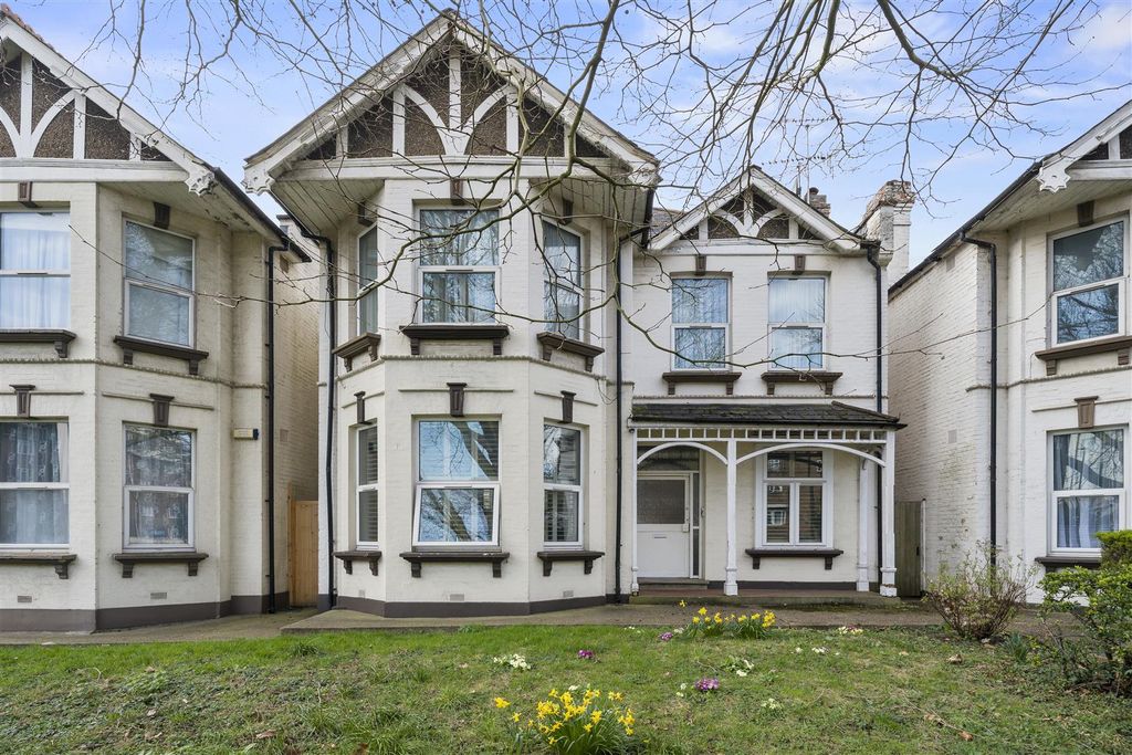 Property photo 2 of 13