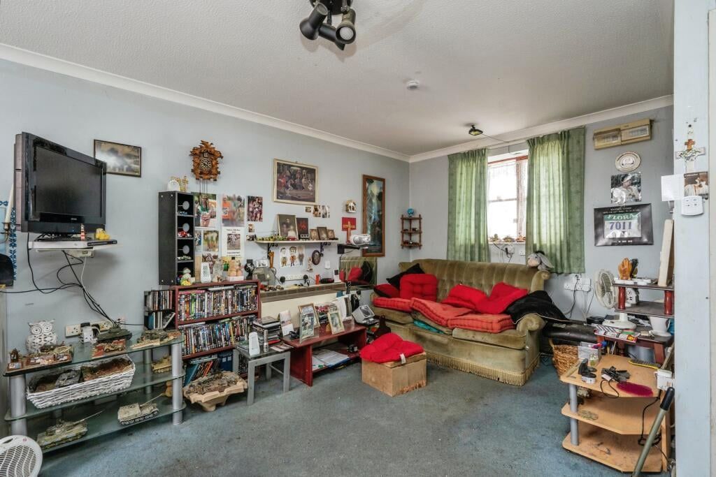 Property photo 2 of 15