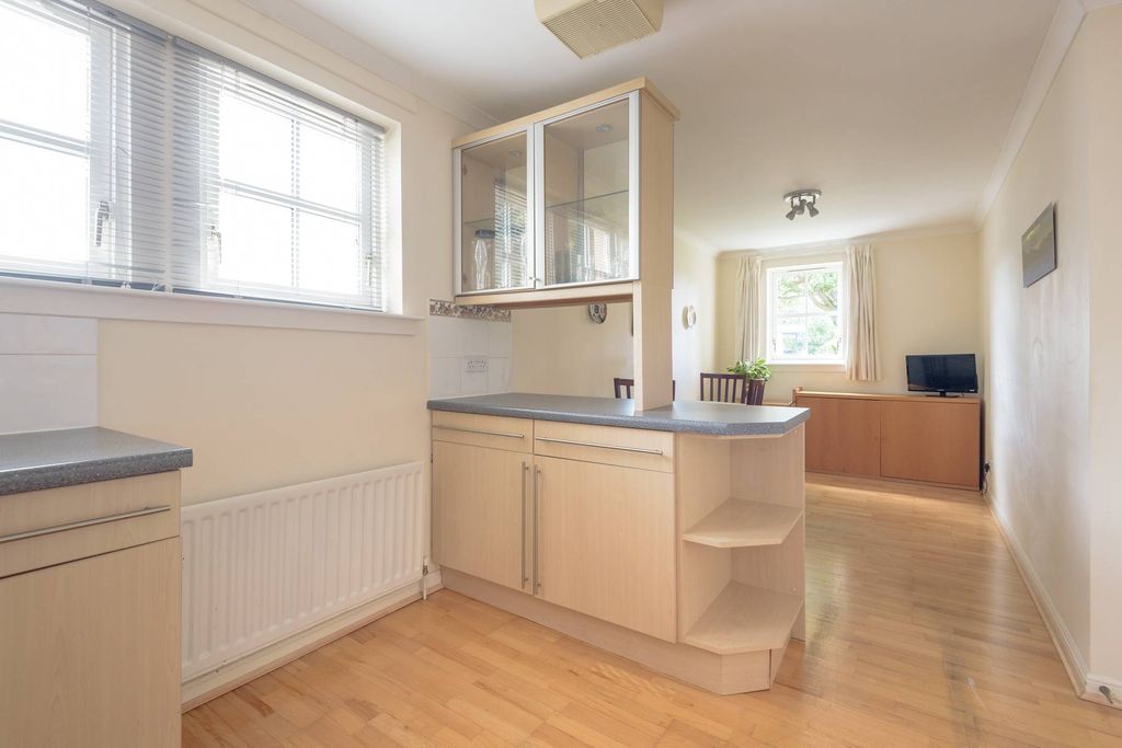 Additional image 9 of 3 bed flat for sale23 Royal Apartments, 1 Station Road, North Berwick EH39
