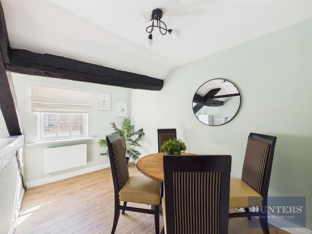 Property photo 3 of 16 Kitchen / Dining Area