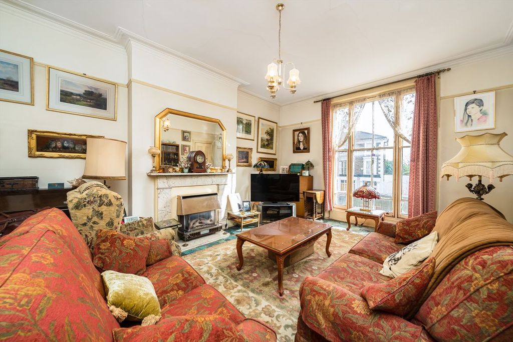 Property photo 2 of 8