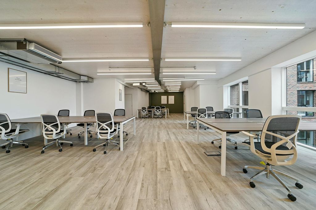 Property photo 3 of 8 Olbcdalstonworks10.Jpg