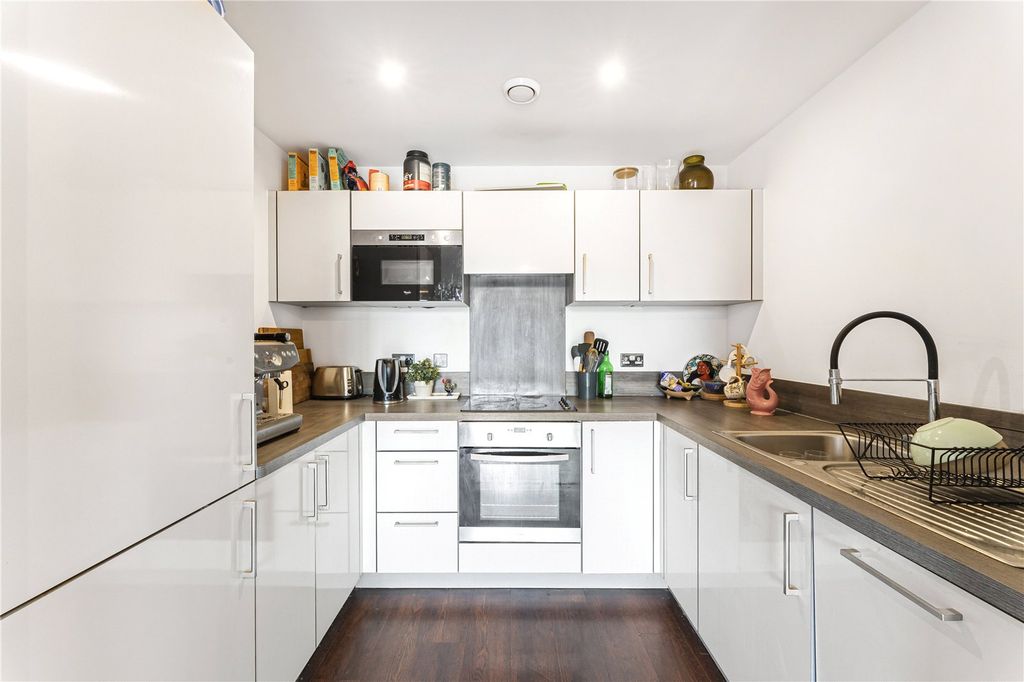 Property photo 2 of 16 Kitchen