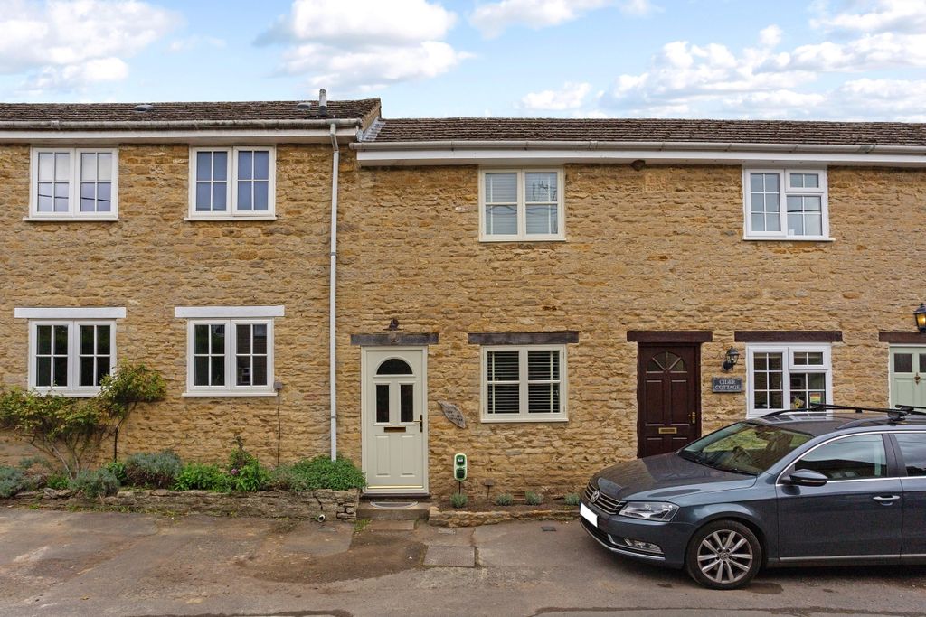 Property photo 1 of 25 Olde Saddlers Cot...
