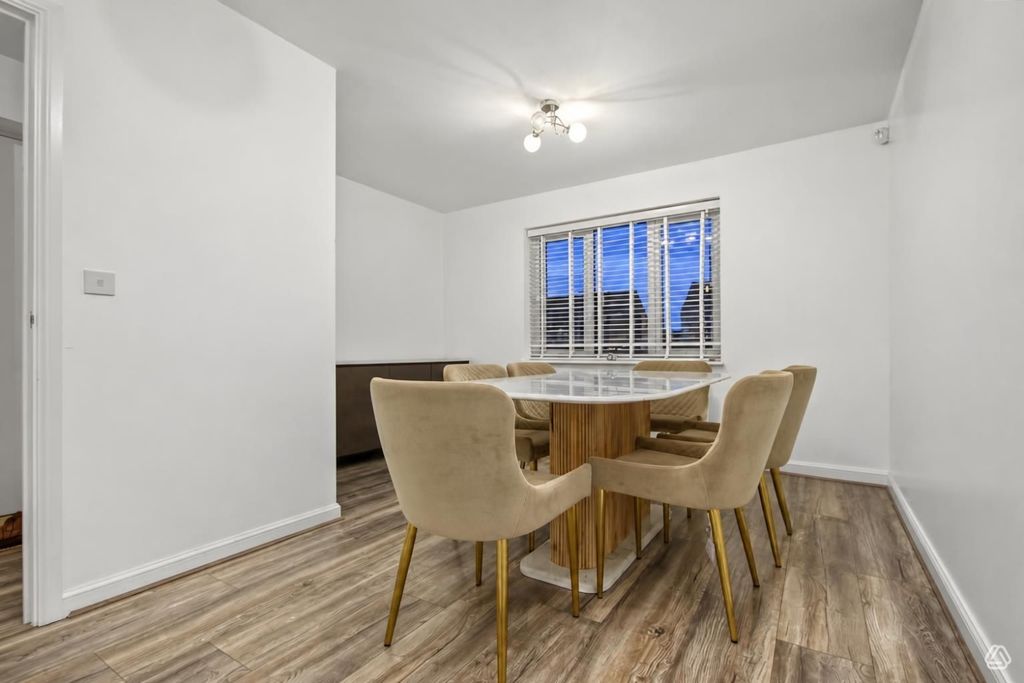 Property photo 2 of 15 2