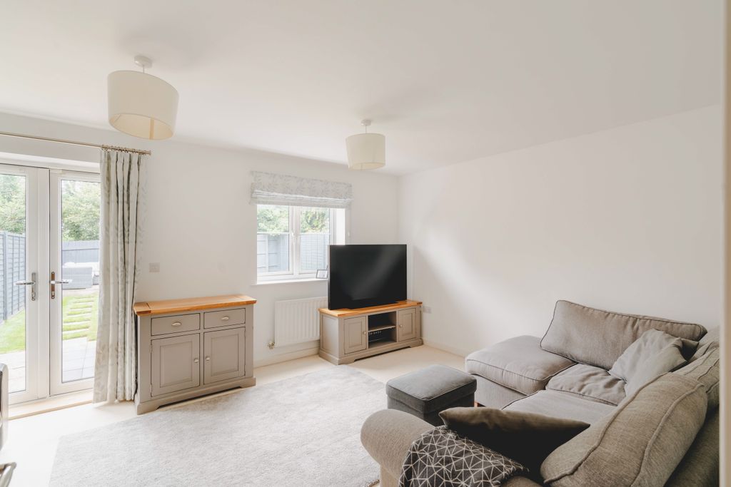 Property photo 2 of 19 6