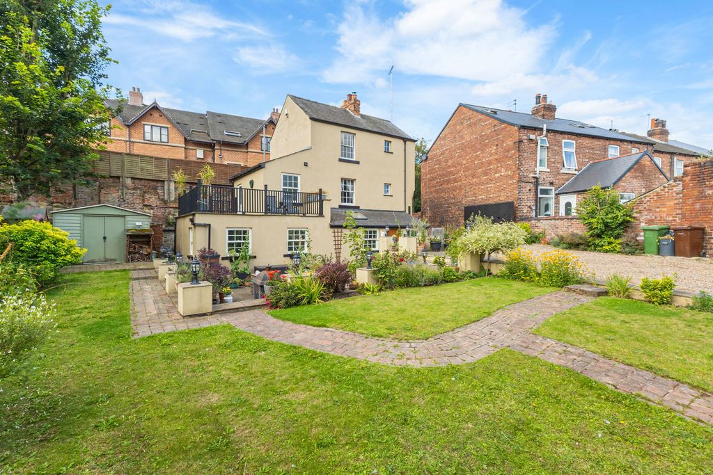 Property photo 1 of 43