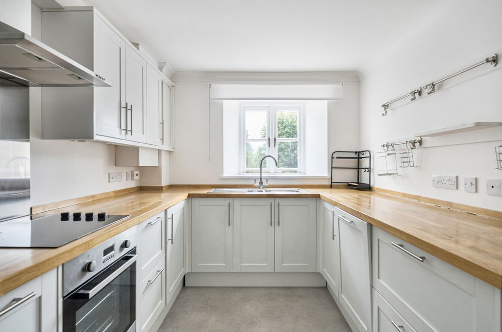 Property photo 3 of 18 Kitchen Dining Room