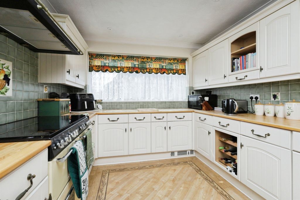 Property photo 3 of 26