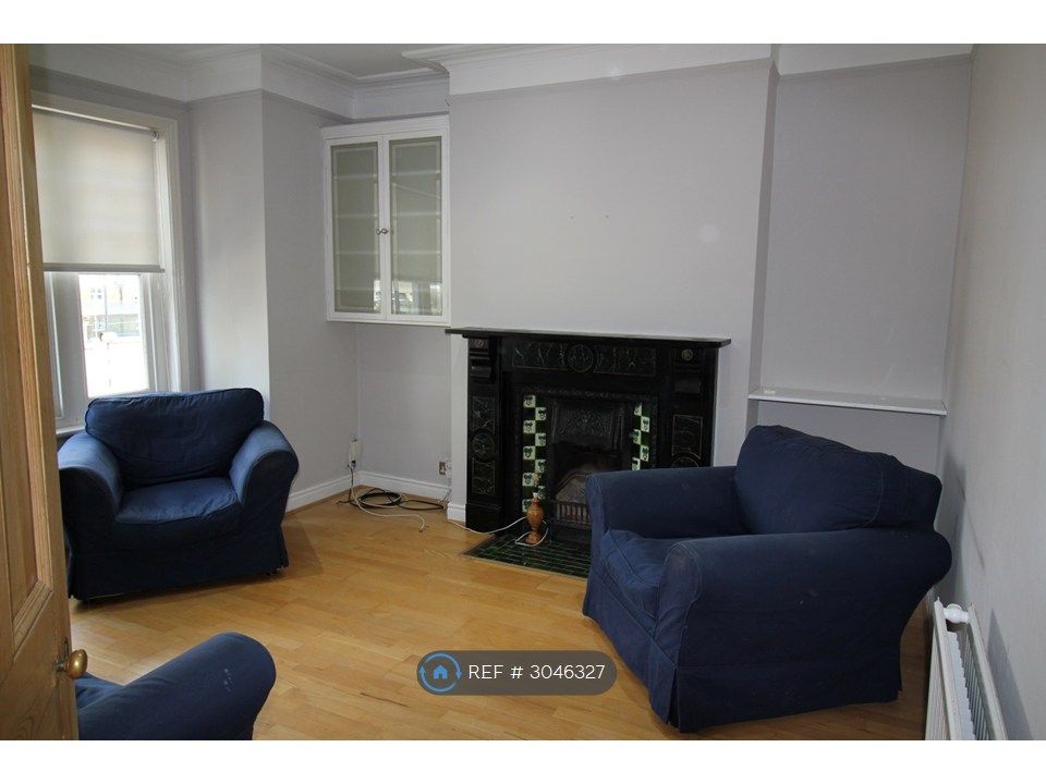 Property photo 2 of 9 Lounge