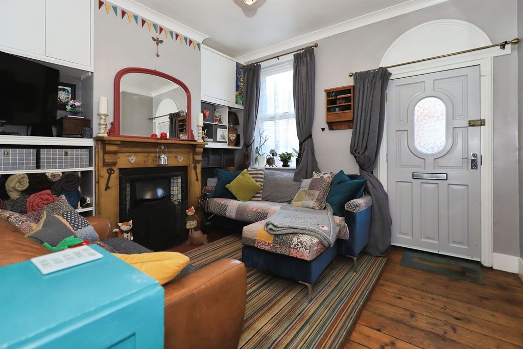 Property photo 2 of 18