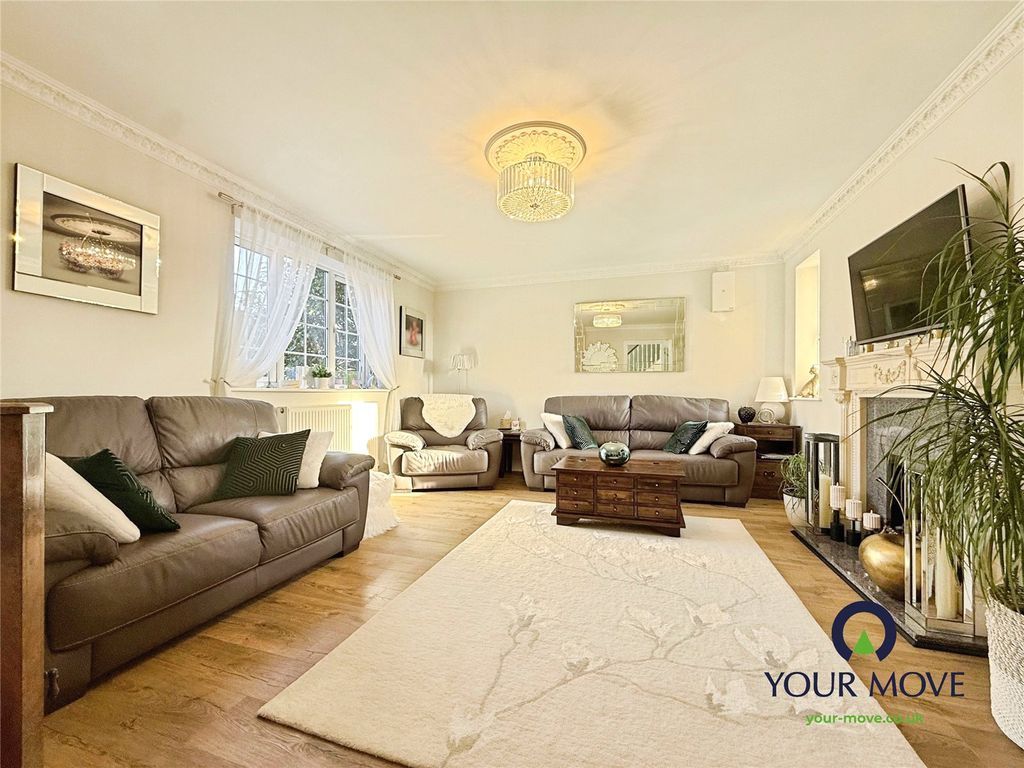 Property photo 2 of 18 Lounge