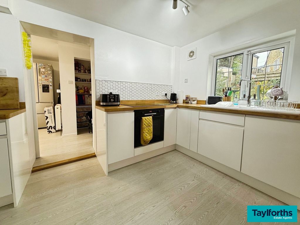 Property photo 2 of 30