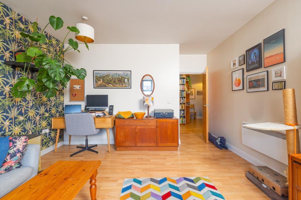 Property photo 3 of 16 Char0674.Jpg