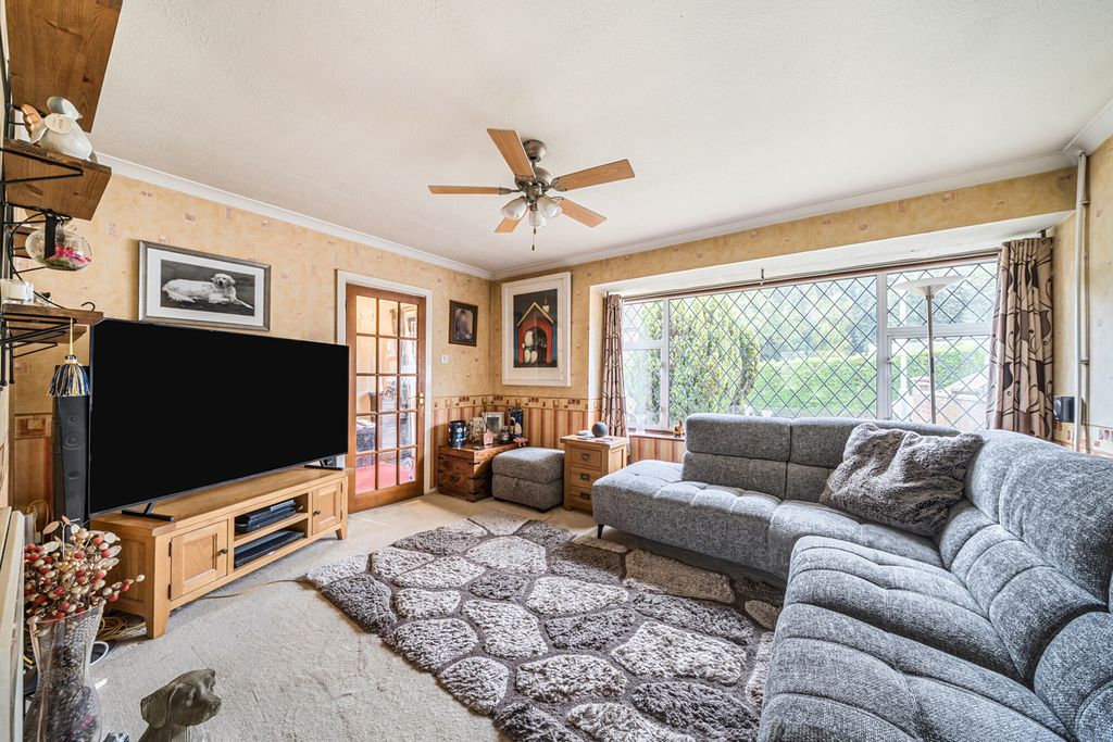 Property photo 1 of 15 1360473-20-68De49...