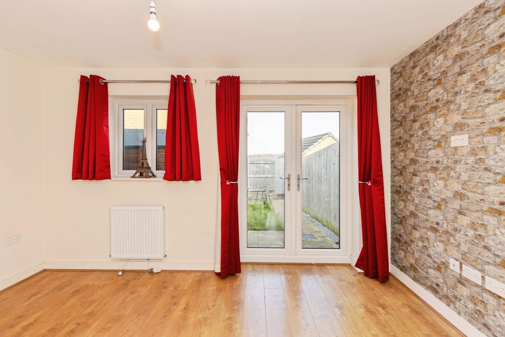 Property photo 3 of 20 Pbox-Img.Jpg