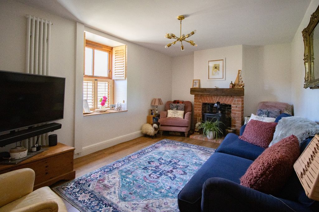 Property photo 2 of 23 5198315
