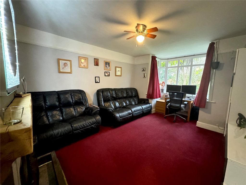 Property photo 3 of 16 Picture No. 30