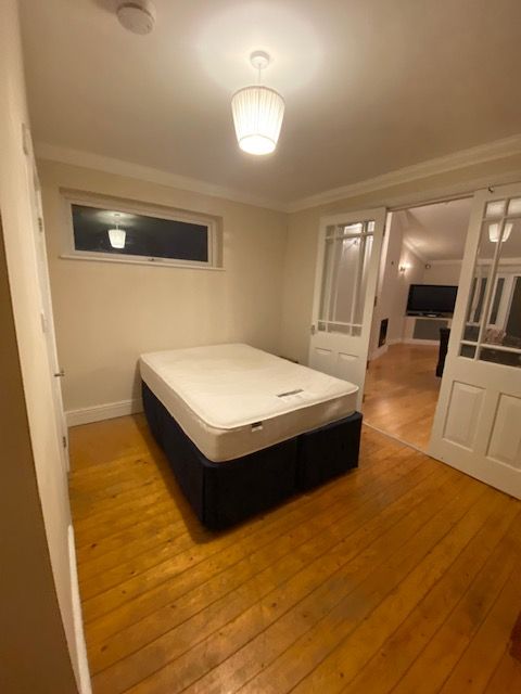 Property photo 1 of 5 Room