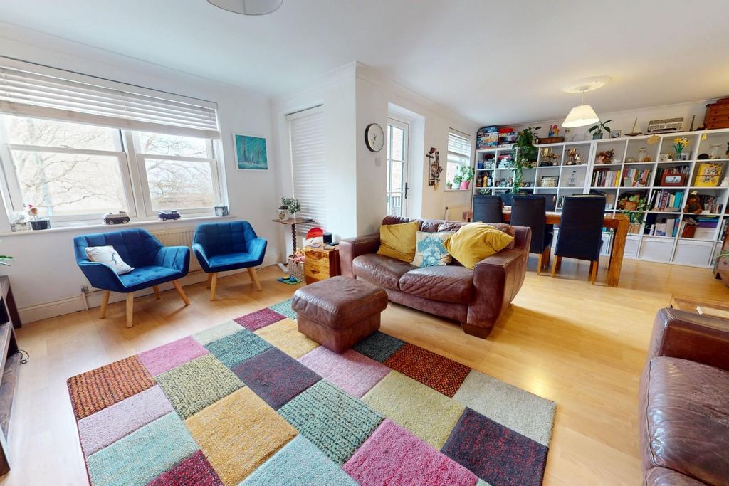 Property photo 2 of 21 Castle-12182025_093233.Jpg