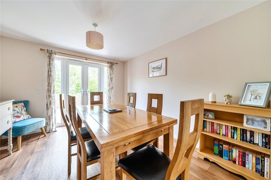 Property photo 3 of 15 Picture No. 33