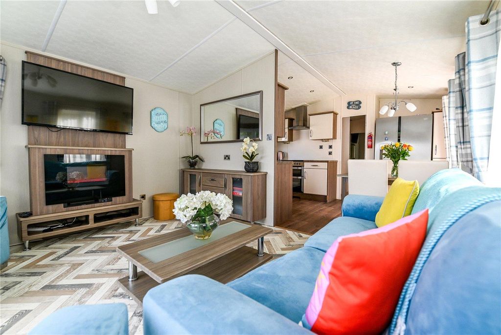 Property photo 2 of 17 Picture No. 18